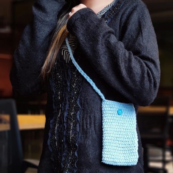 Minimalistic Crochet Mobile Bag