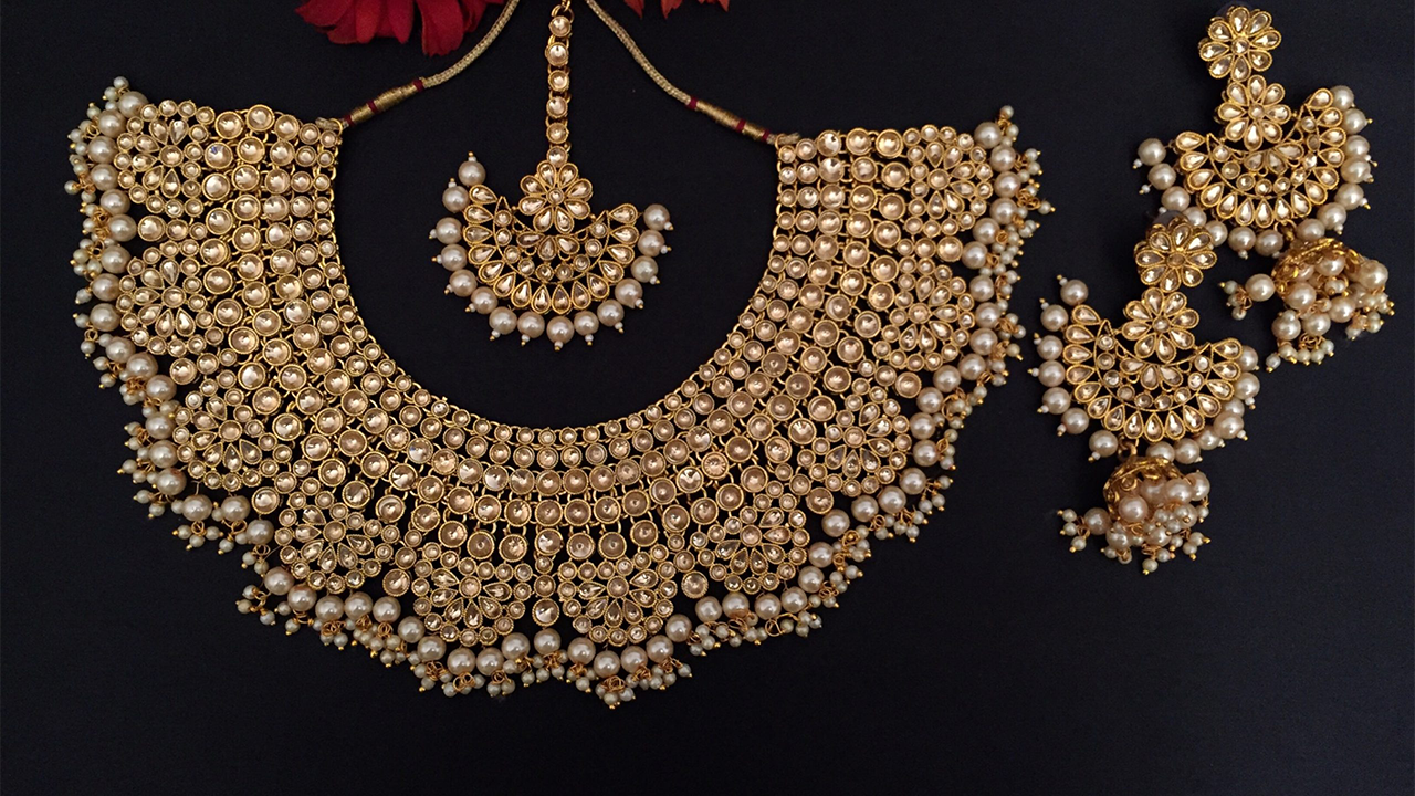 Aangan – Gold Plated Kundan Indian Bridal Set, Gaani, Earrings and Tikka